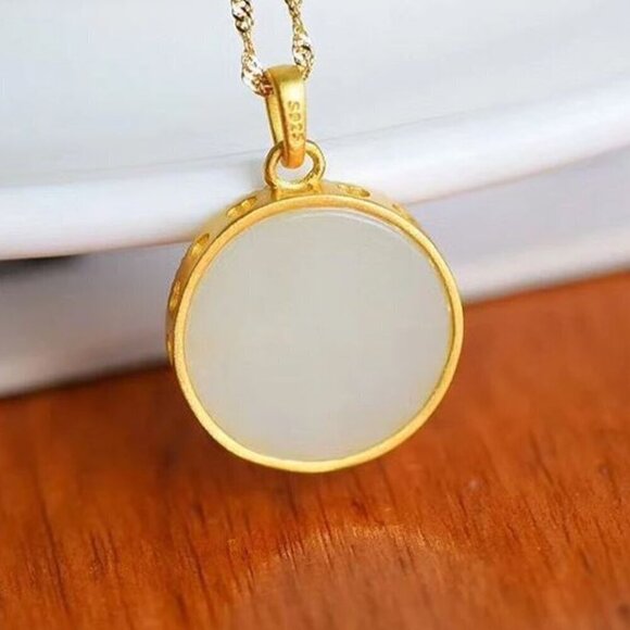 NEW Gold Tone Pendant Metal White Jade Look Sunburst Necklace Chain Green Center - Picture 4 of 4